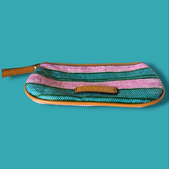 🩵Like New and So Cute Teal and Pink Wristlet by Rosetti - Picture 5 of 6